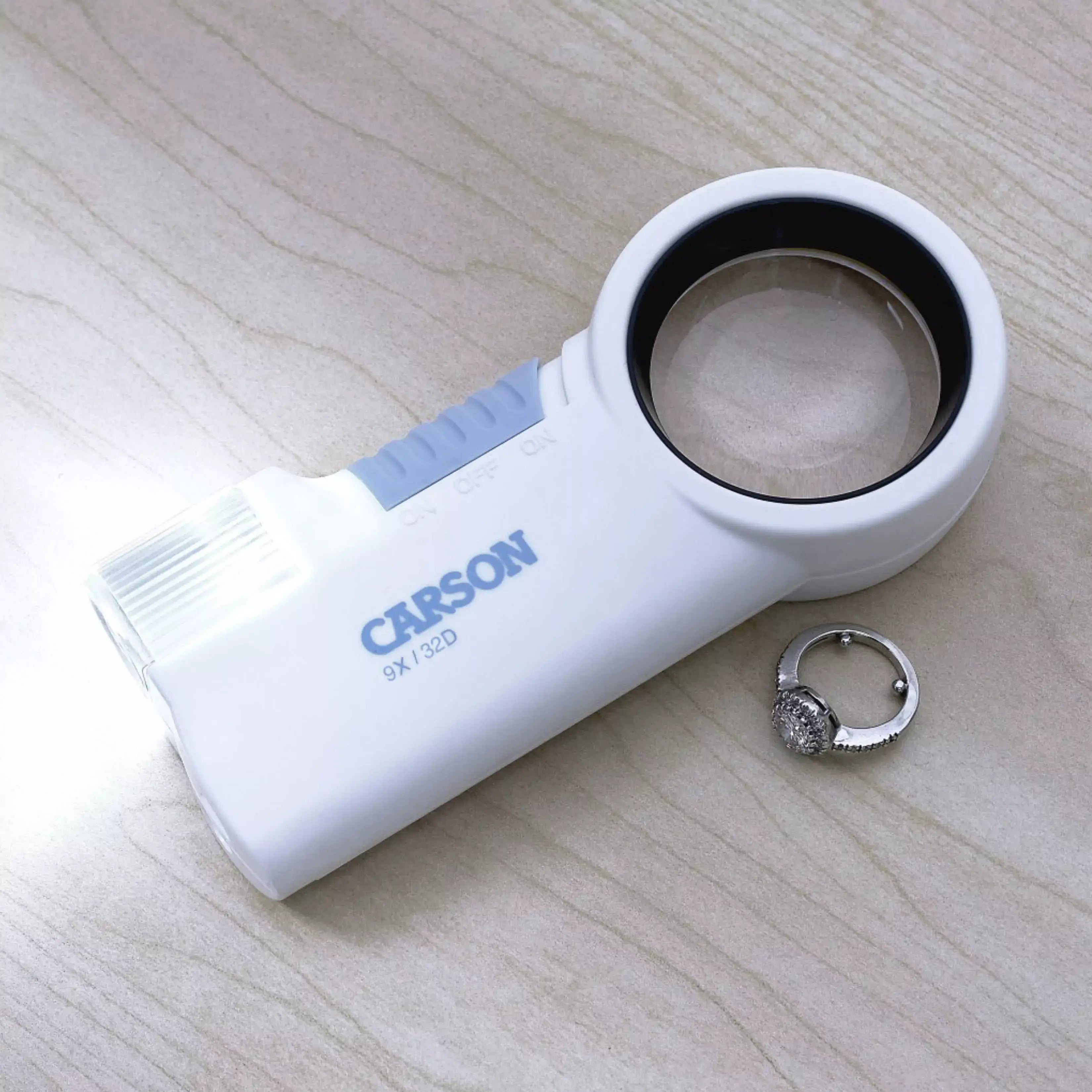 Carson MagniFlash 9x Magnifier Flashlight - 2