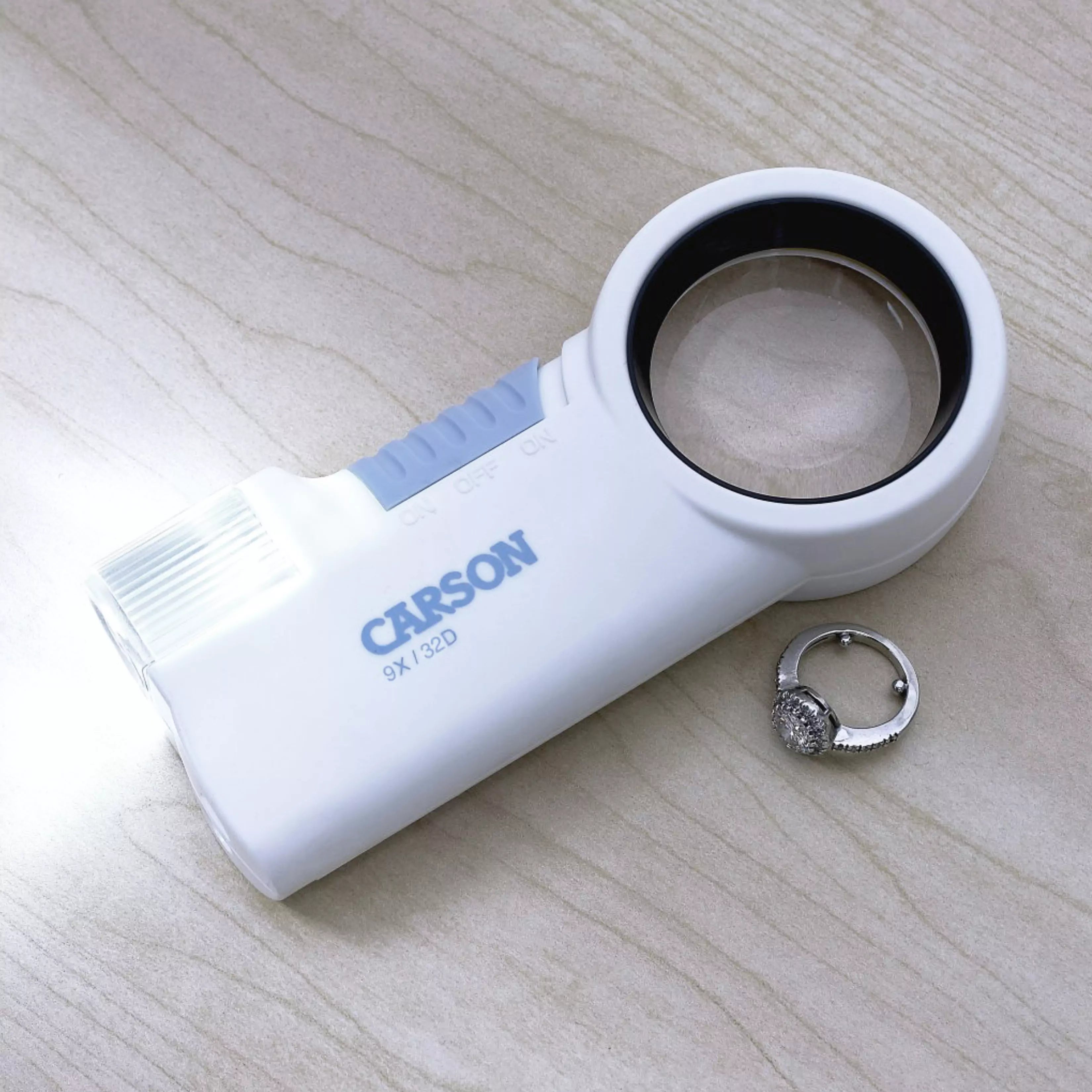 Carson MagniFlash 9x Magnifier Flashlight - 2