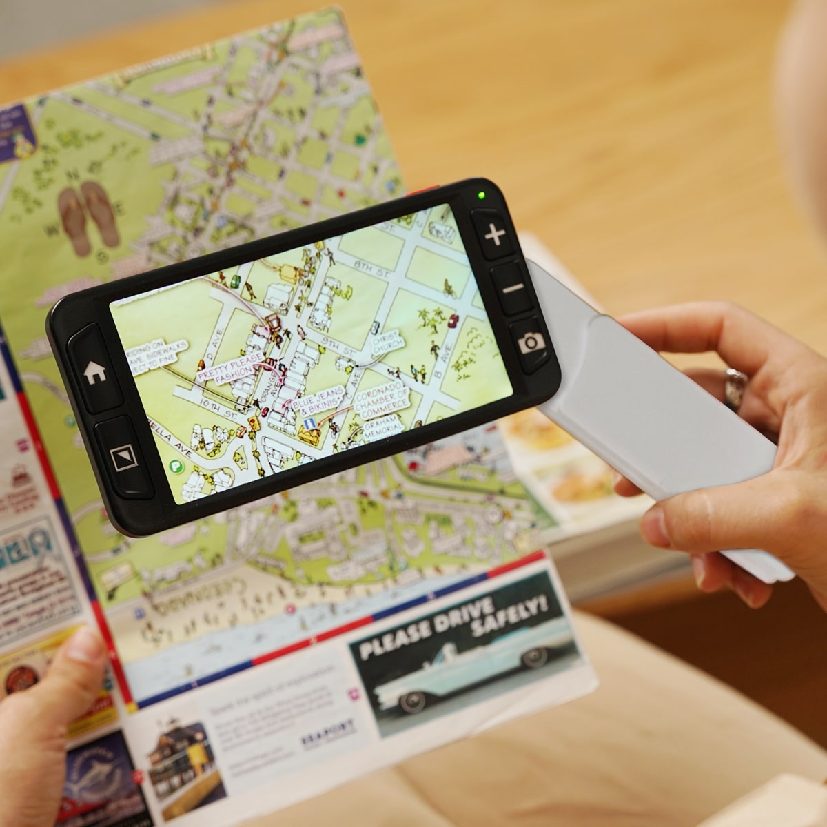 Luna 6 – Handheld video magnifier map