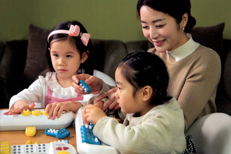 Taptilo V4.0 family using