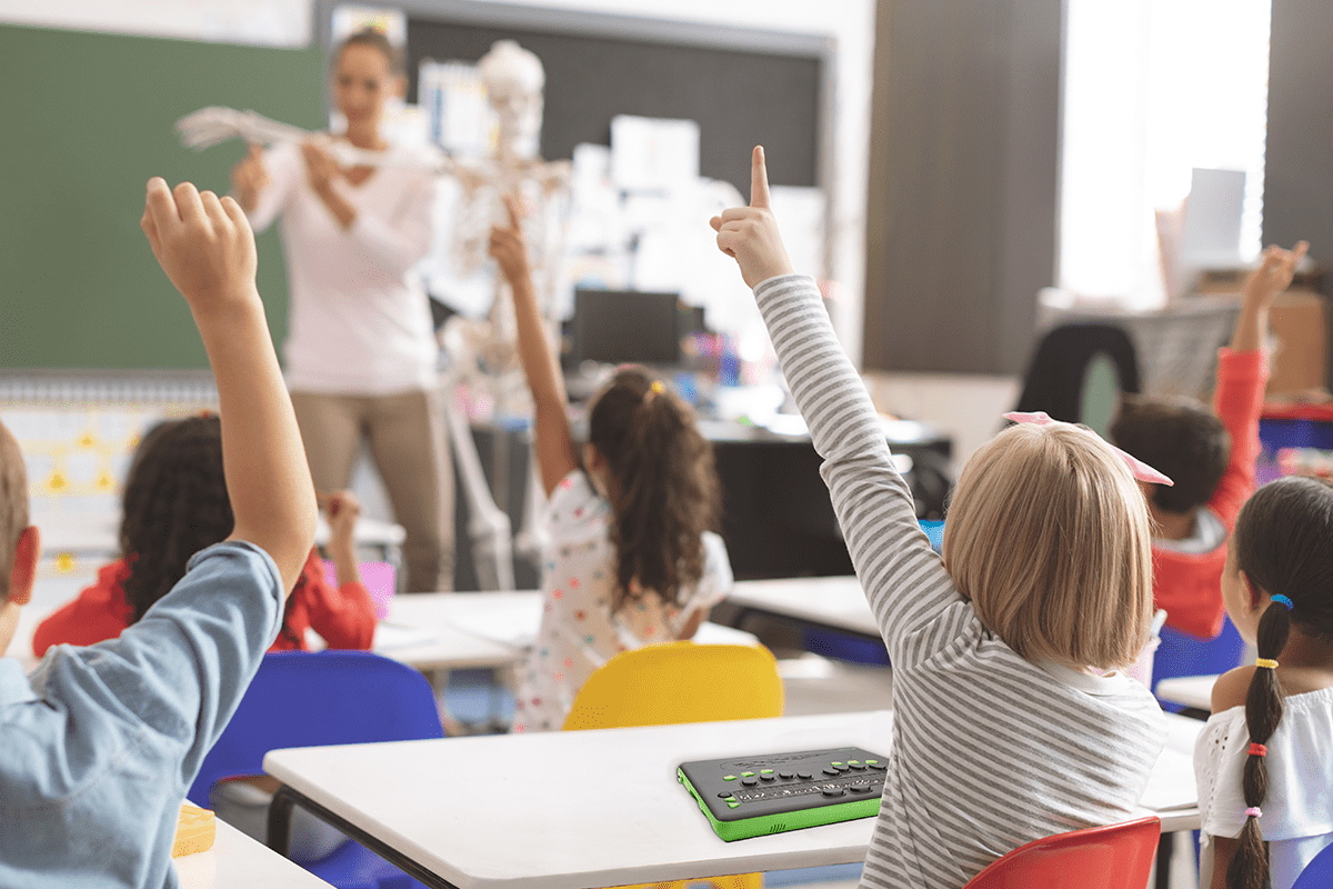 b.book 32-Cell Refreshable Braille Display & Notetaker & Computer IRIE AT