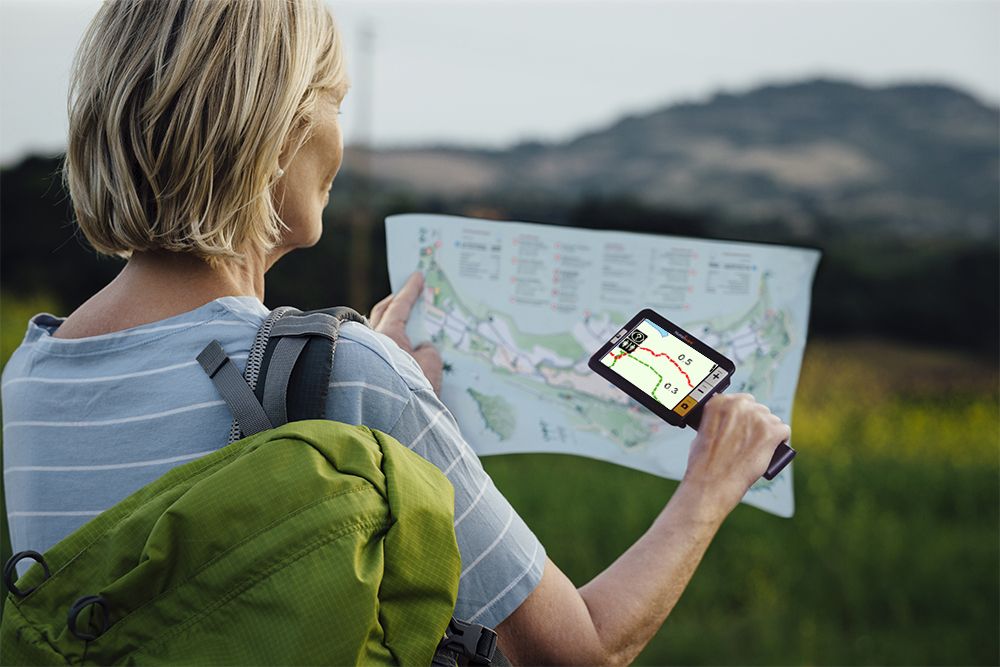 explorē 5 – Pocket-size video magnifier map reading