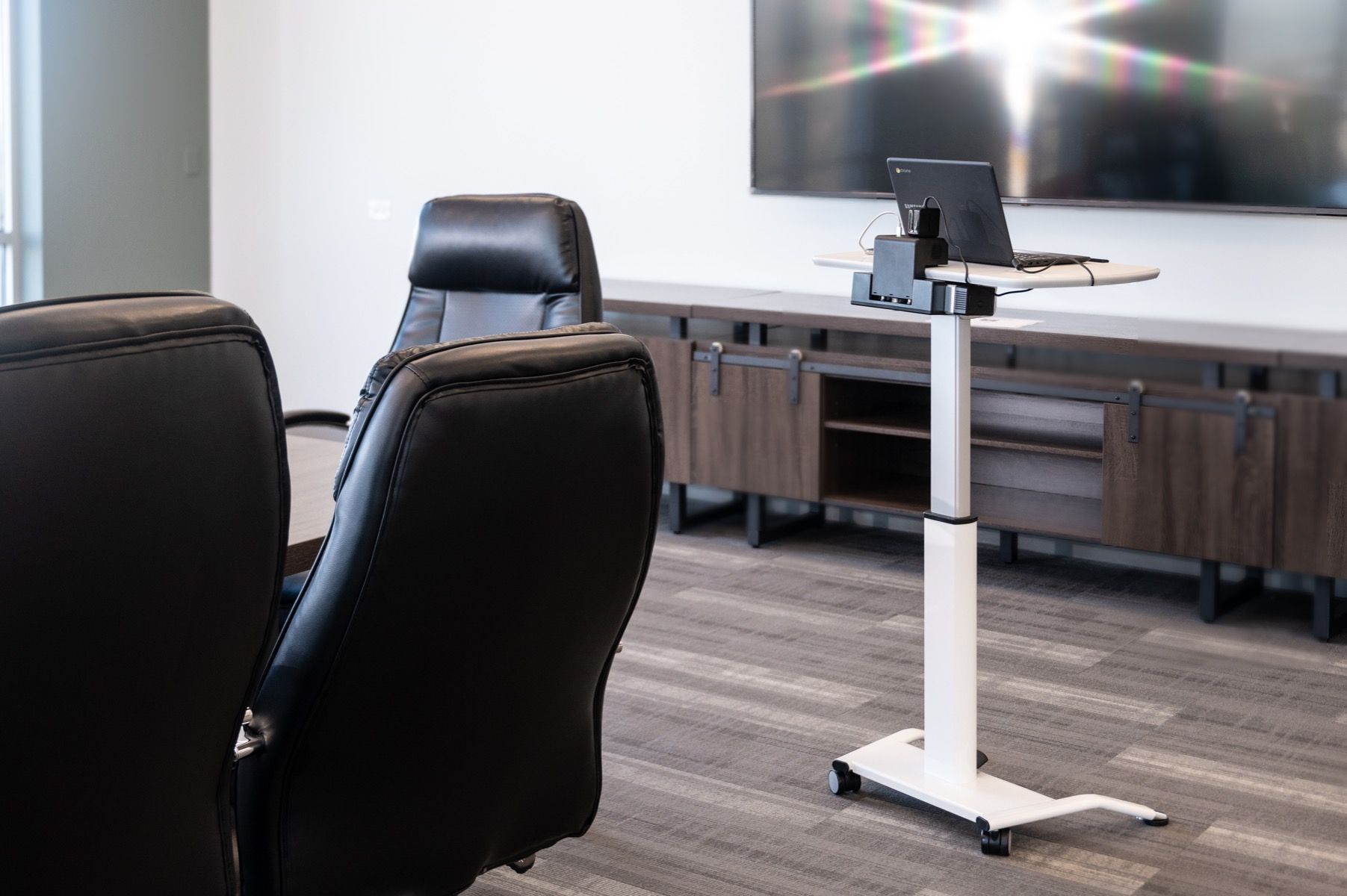 Pneumatic Height-Adjustable Lectern / Mobile Standing Desk