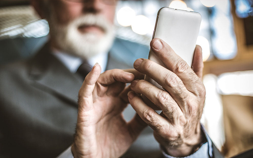 MiniVision2+ Cell Phone man dialing - 6