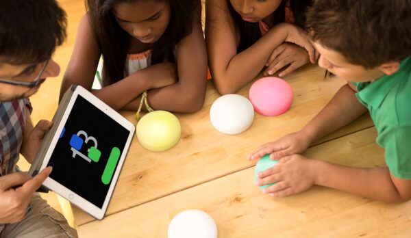 Cosmo Excel kids playing