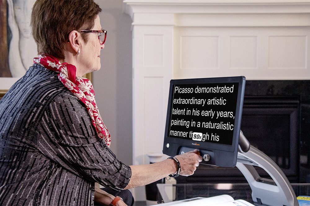 Reveal 16 – Digital desktop magnifier with XY table