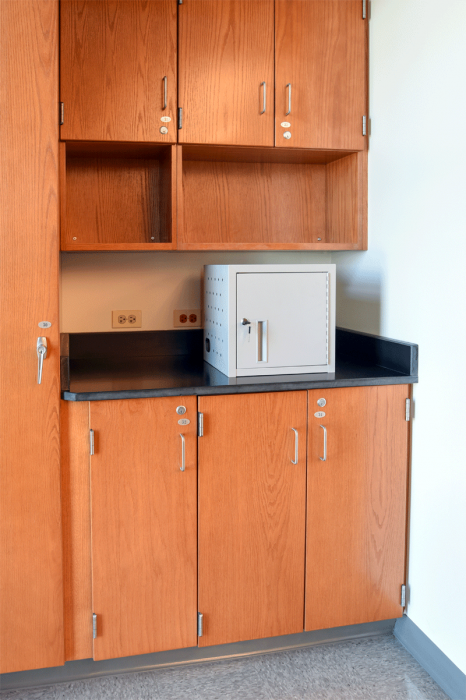 Luxor 8-Tablet Wall / Desk Charging Station Luxor Furniture