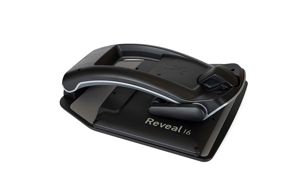 Reveal 16 – Digital desktop magnifier folded